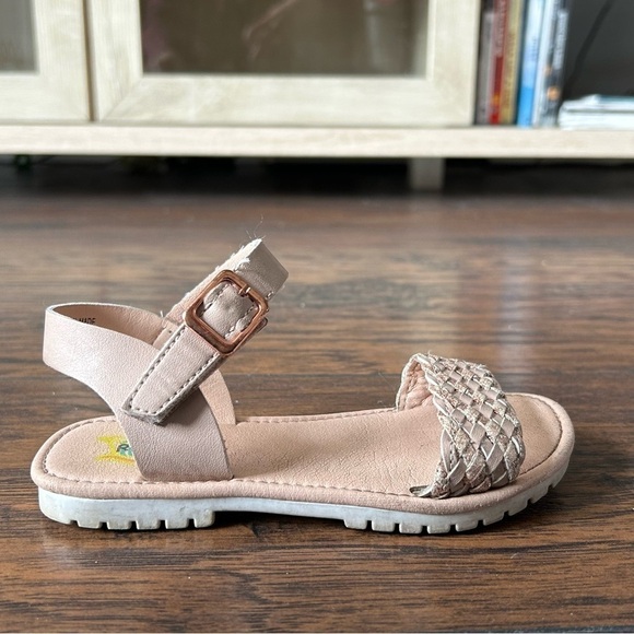 Girls Sandals - Picture 4 of 12